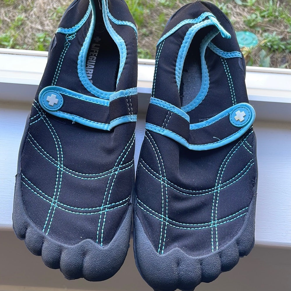 Lifeguard swimming shoes